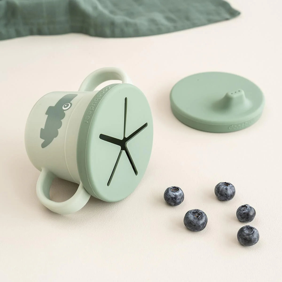 Done by Deer Foodie Spout and Snack Cup GREEN