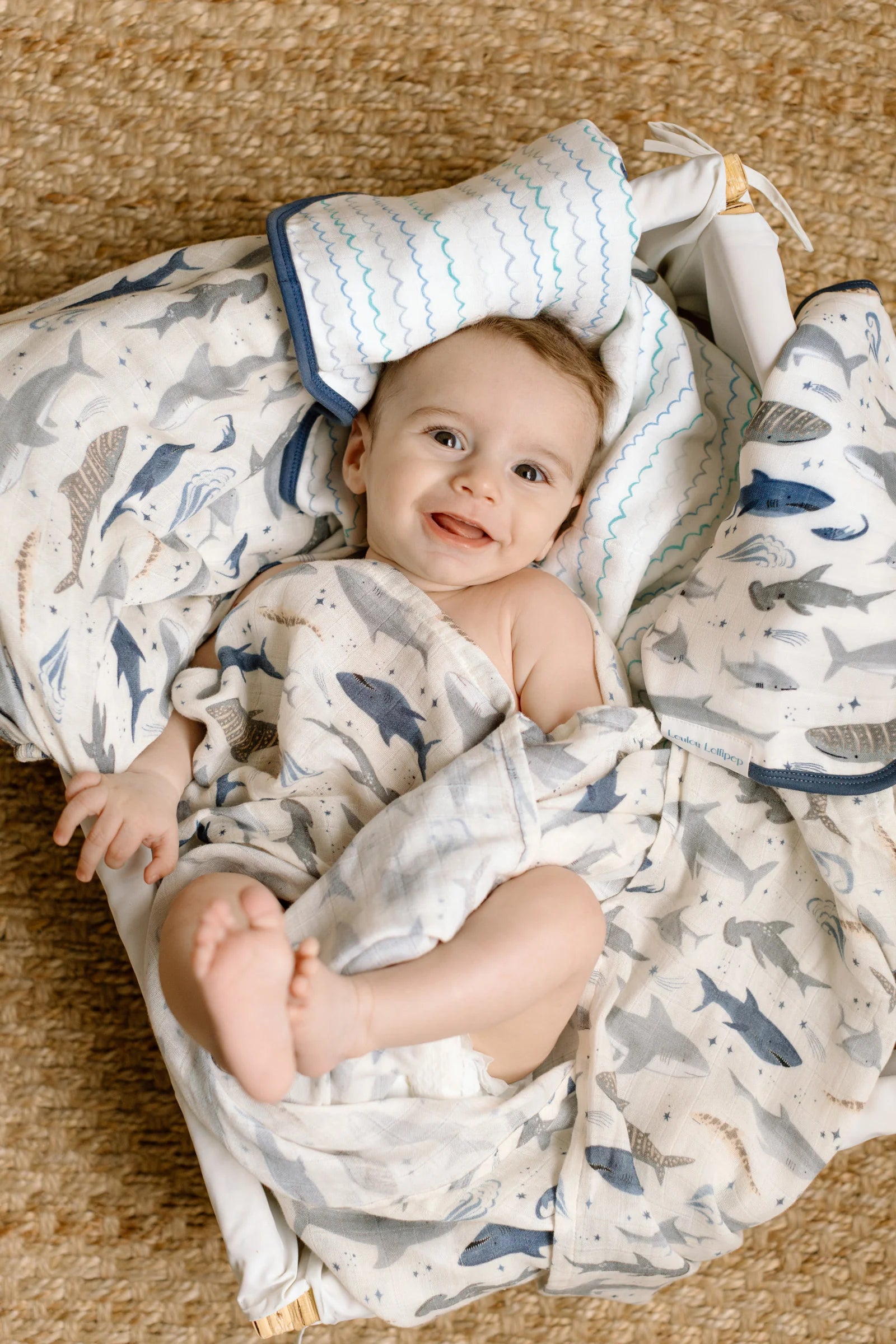 LouLou Lollipop, Muslin Swaddle - Sharks