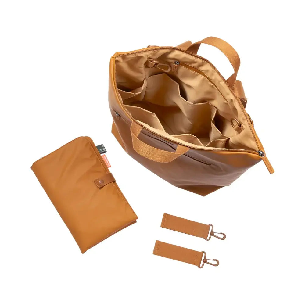 Open brown deer changing backpack with accessories in recycled polyester, perfect for toshi baby