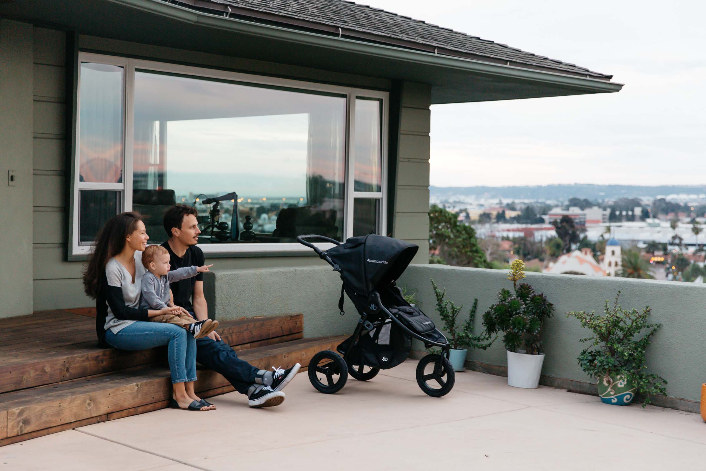 Black Bumbleride Indie Stroller with Odyssey wagon wheels for smooth rides