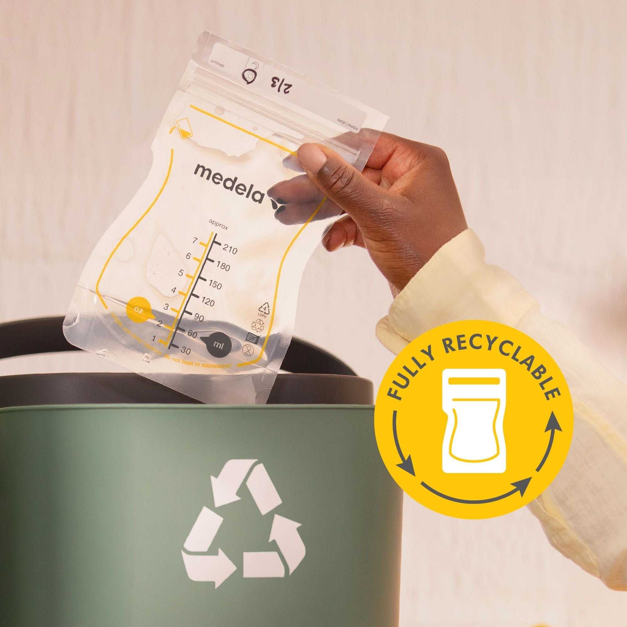 Easy pour breastmilk storage bags from Toshi Baby, perfect pour breastmilk storage bags