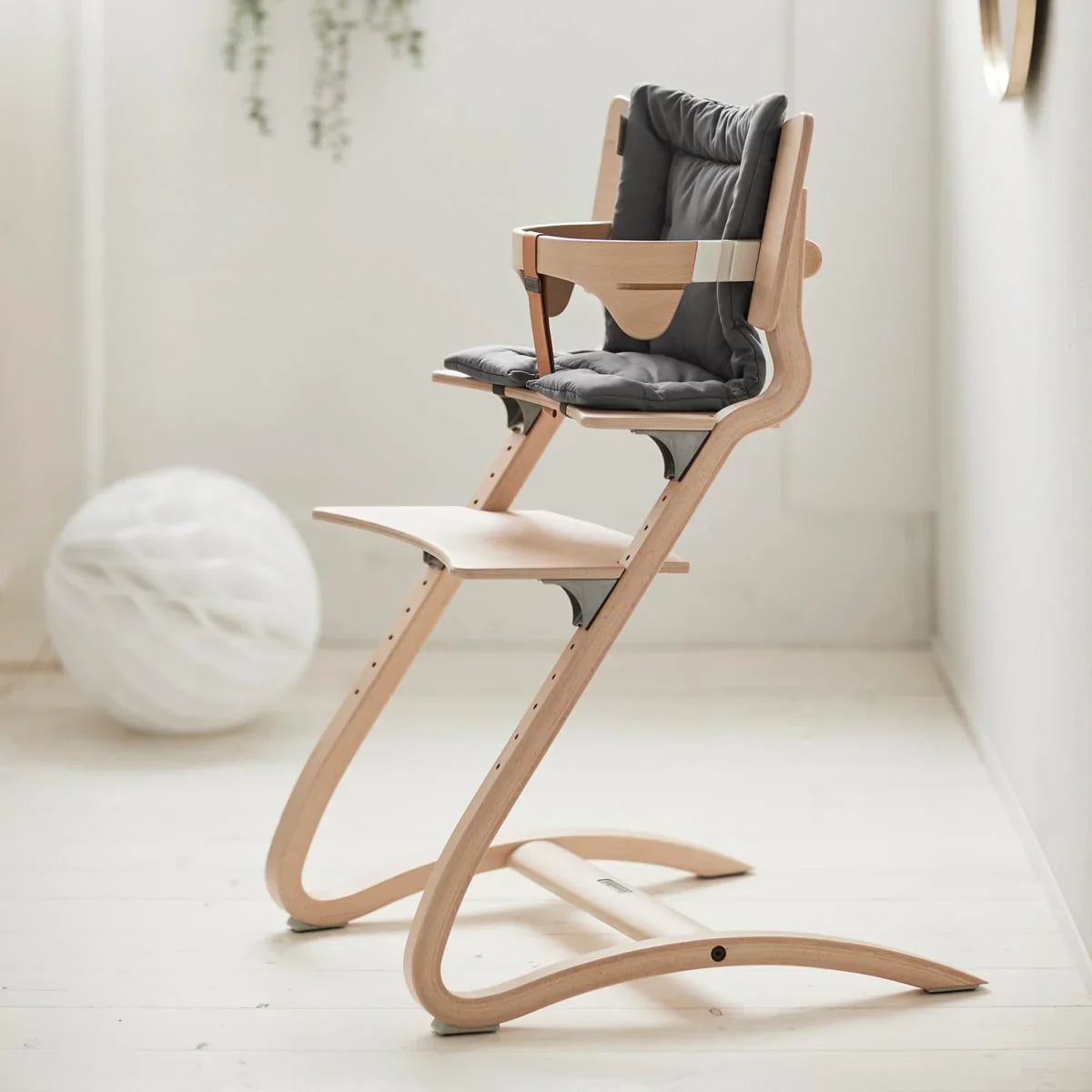 Wooden high chair with gray organic cushion for Toshi Baby Leander Classic High
