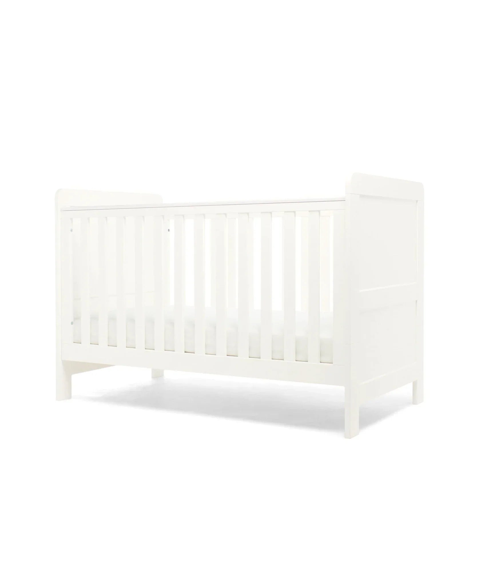 White wooden baby crib from Mamas&Papas Hampden Cotbed with adjustable cot base