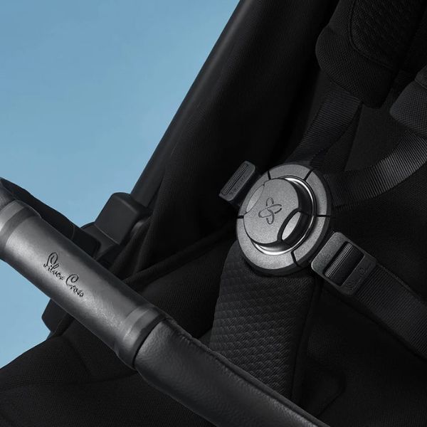 Black stroller harness on Silver Cross Jet 5 Toshi Baby Stroller, perfect hand luggage size