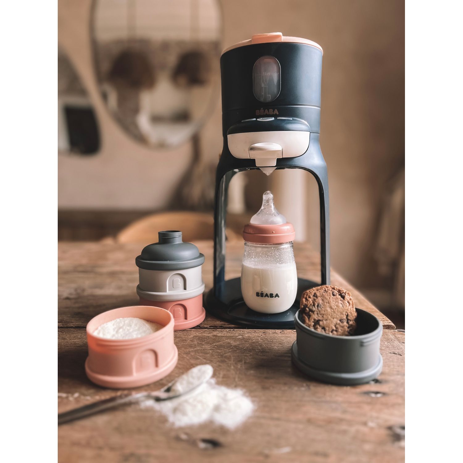 Baby formula maker with accessories from Beaba, perfect for bare mum postpartum and more
