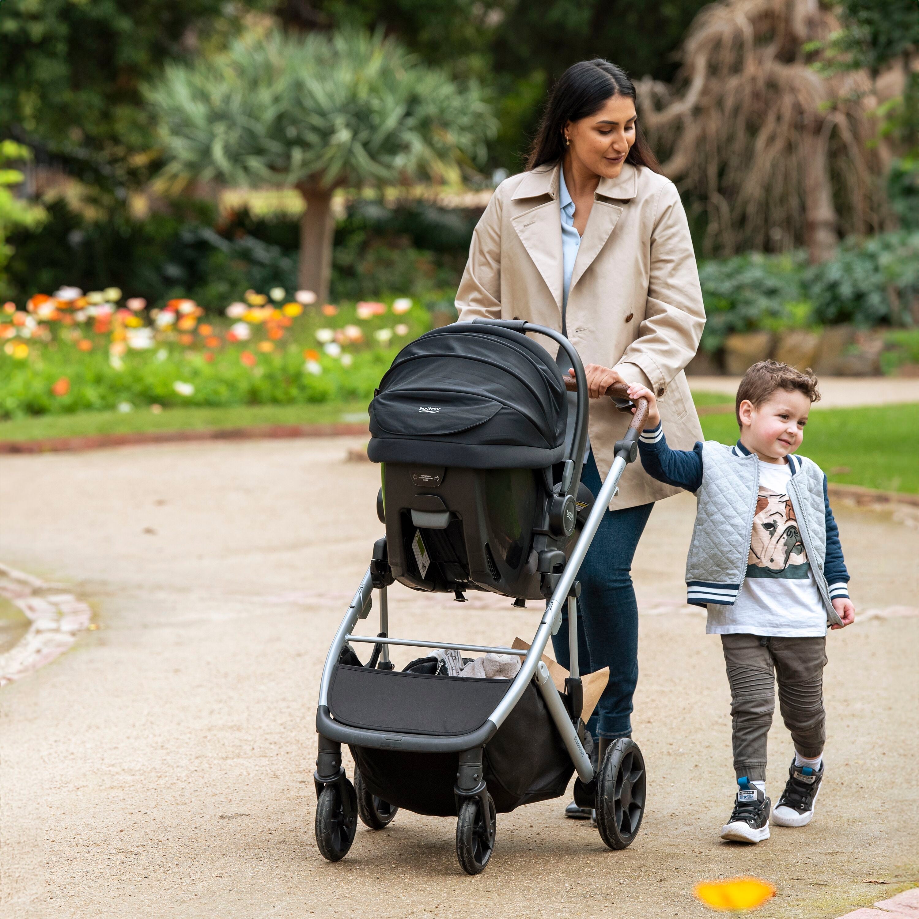 Black stroller with silver frame in Britax Safe-n-Sound b-pod Baby Capsule, perfect for baby strollers