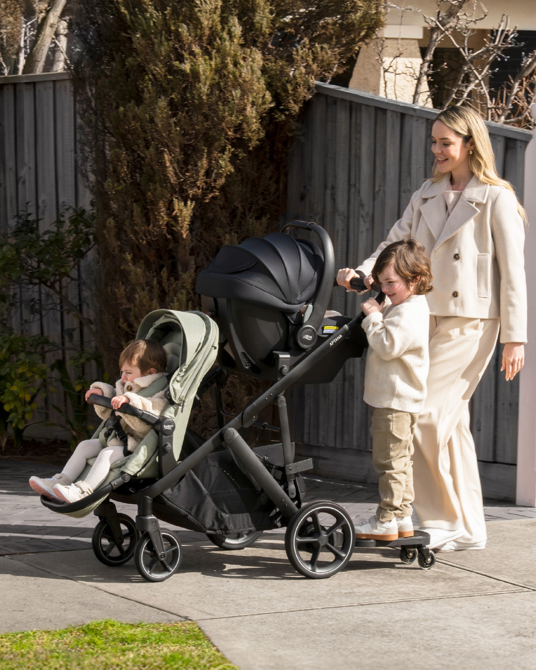 Britax Aptana Skate Board ( ETA Nov)