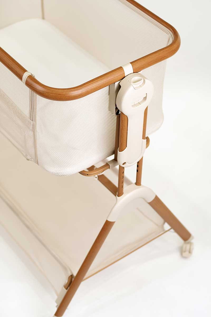 COCOON Breeze bedside bassinet