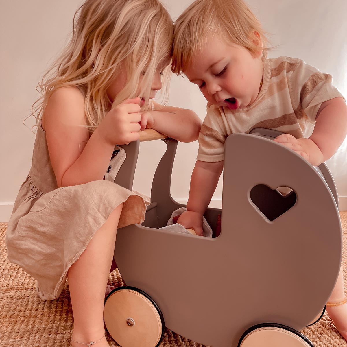 Moover Classic Dolls Pram - Tiny Tots Baby Store