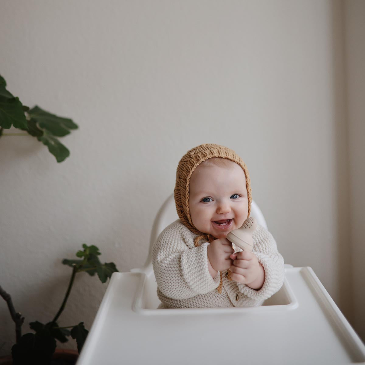 Mushie Fresh Food Feeder - Tiny Tots Baby Store