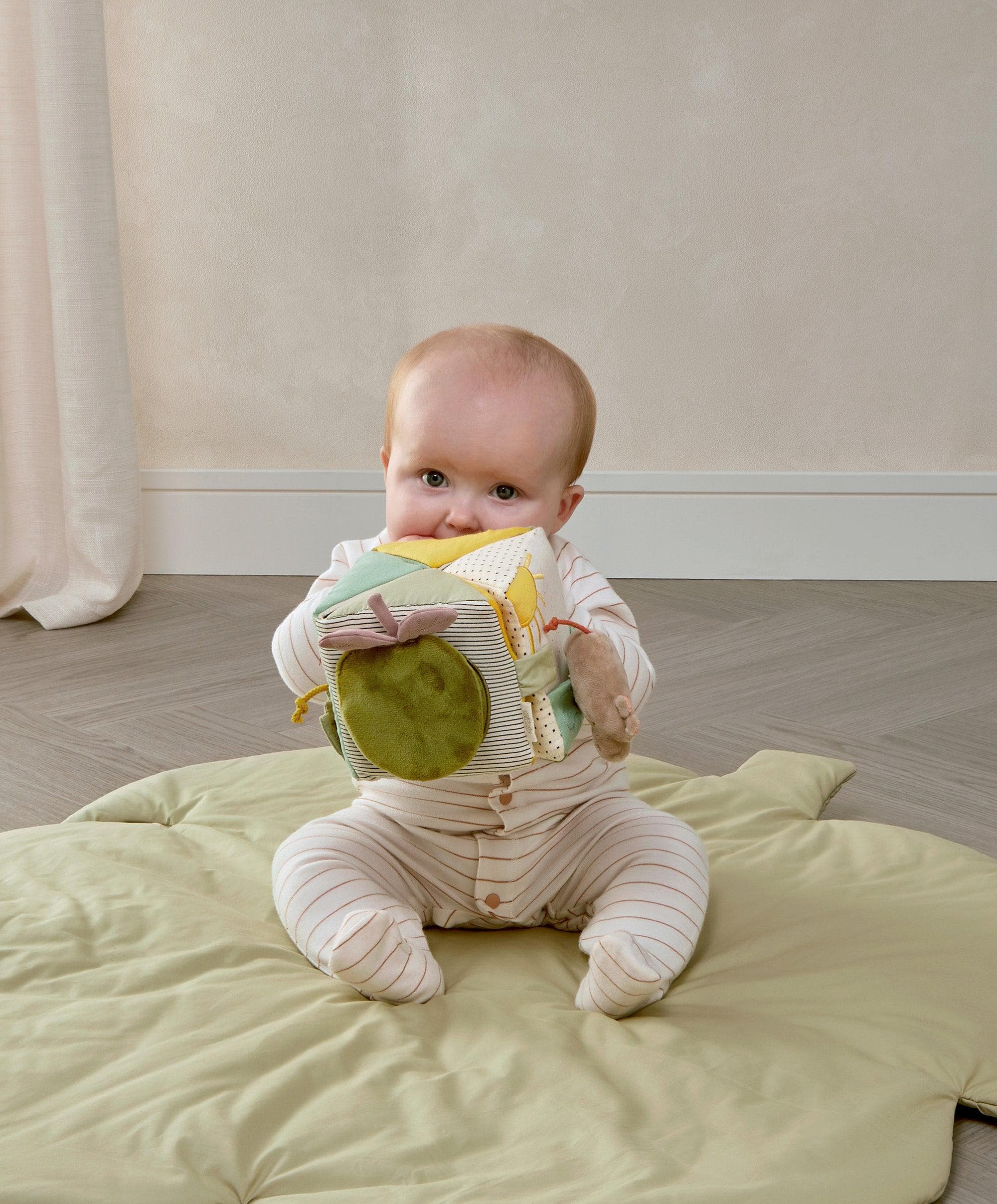 Mamas & Papas Activity Toys Folding Activity Cube