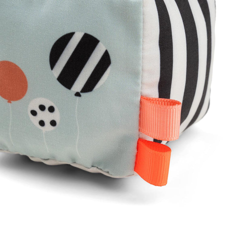 Done by Deer Contrast Baby Cube 