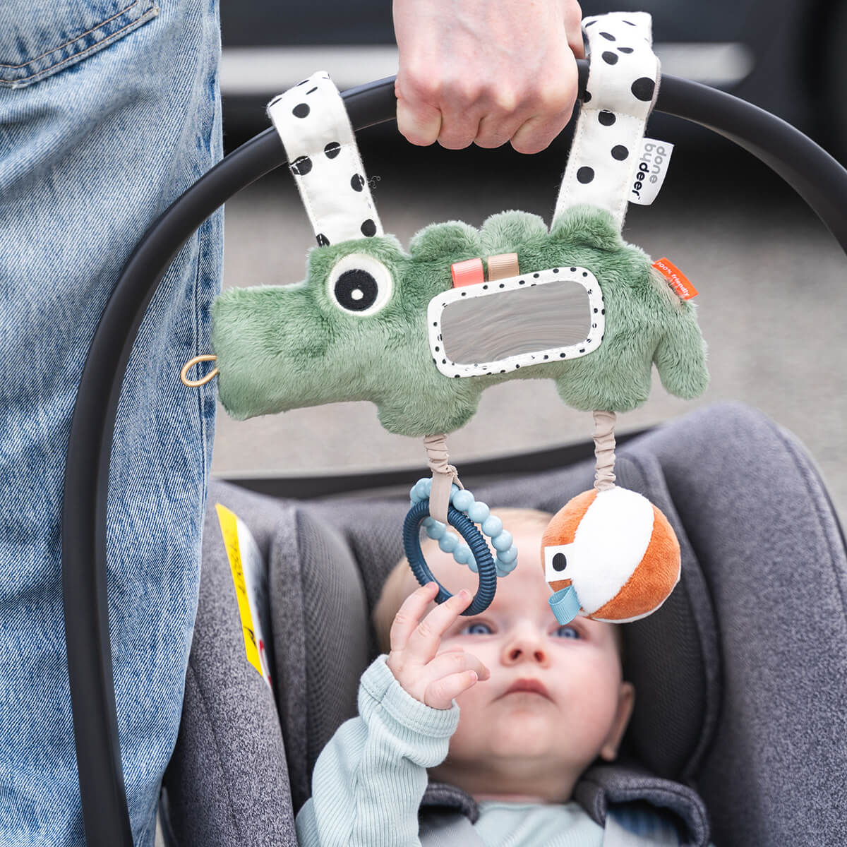 Done by Deer Hanging Activity Toy Green 