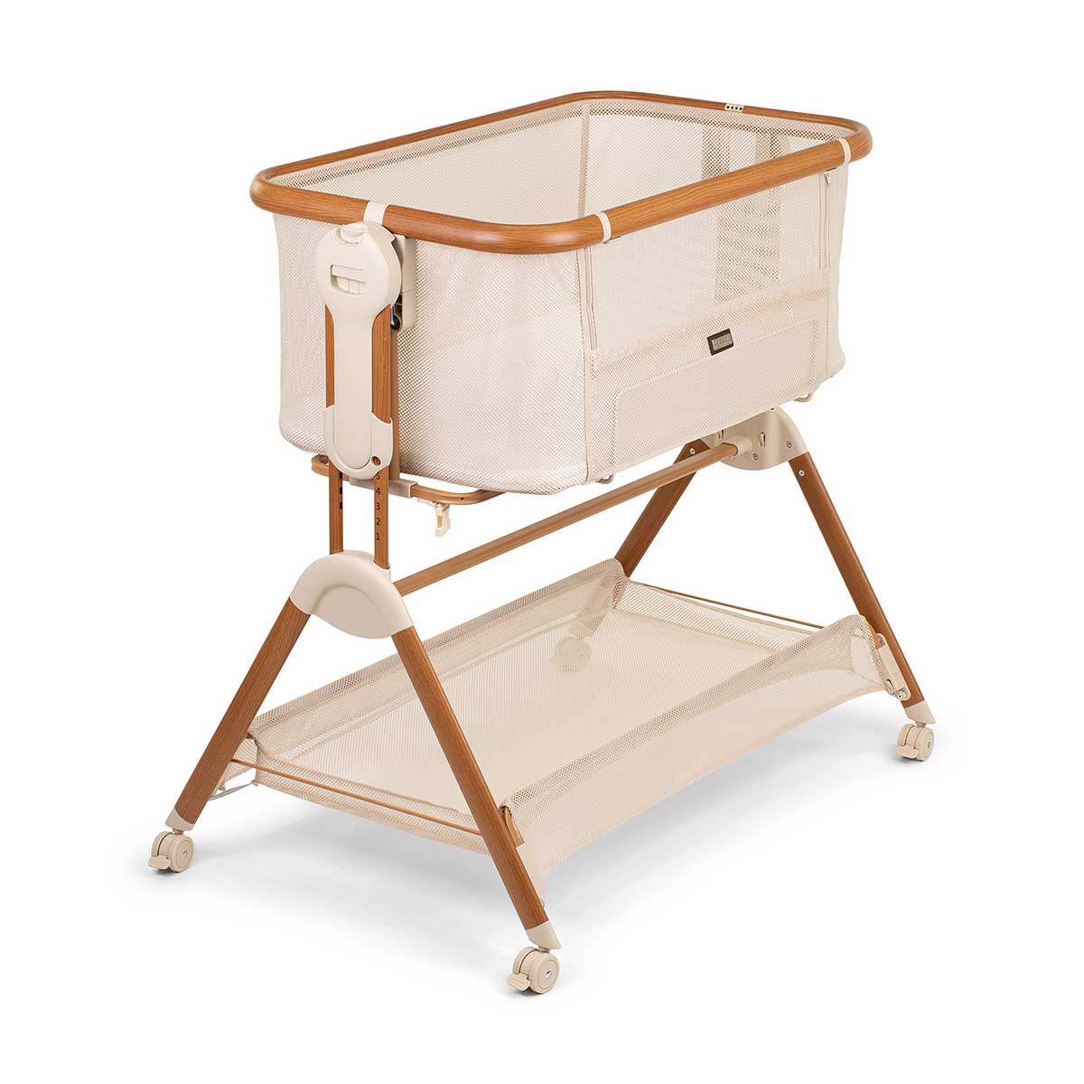 COCOON Breeze bedside bassinet 