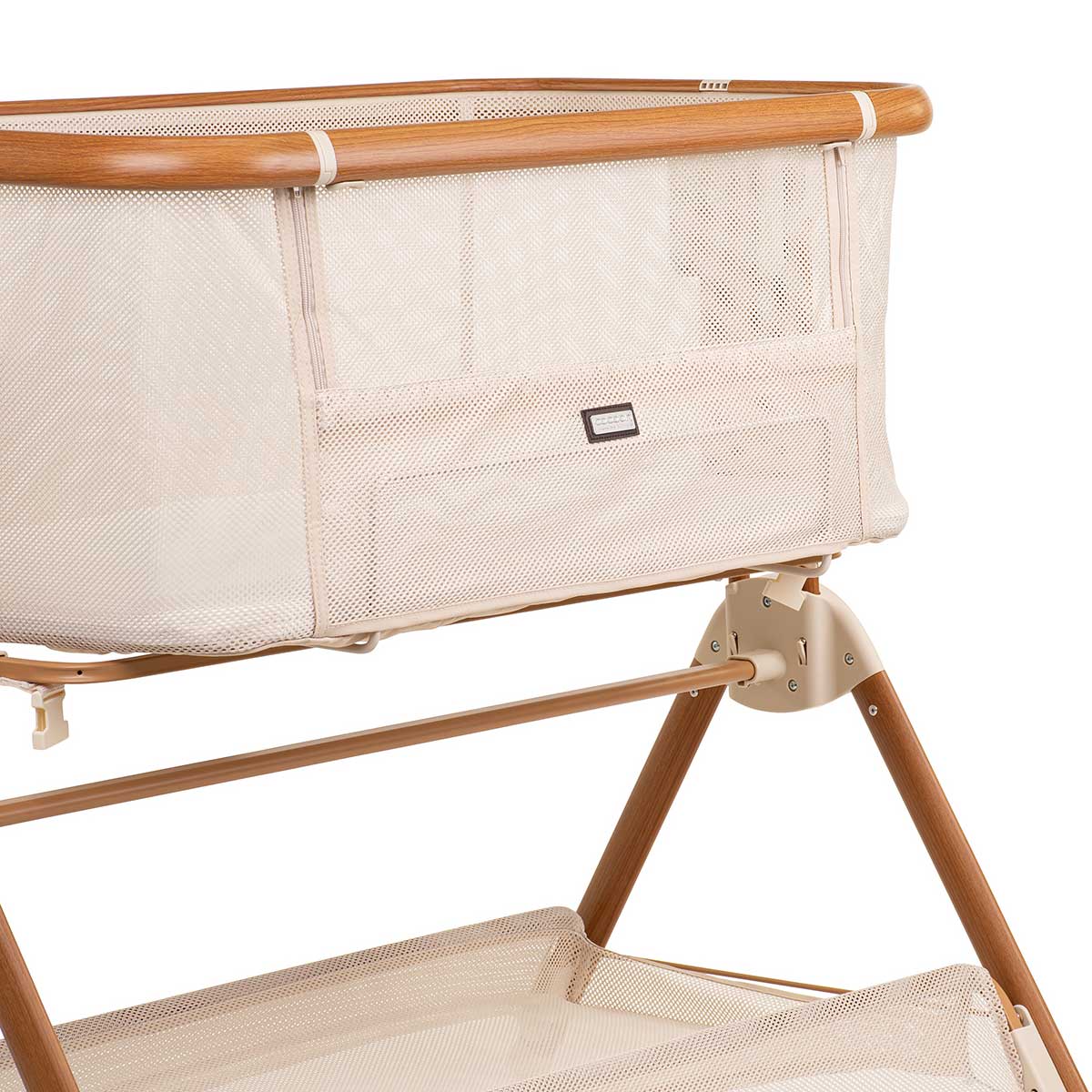 COCOON Breeze bedside bassinet 