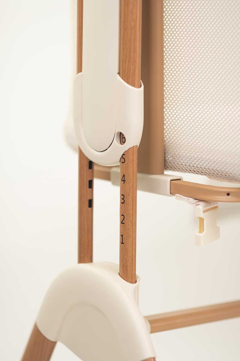 COCOON Breeze bedside bassinet 