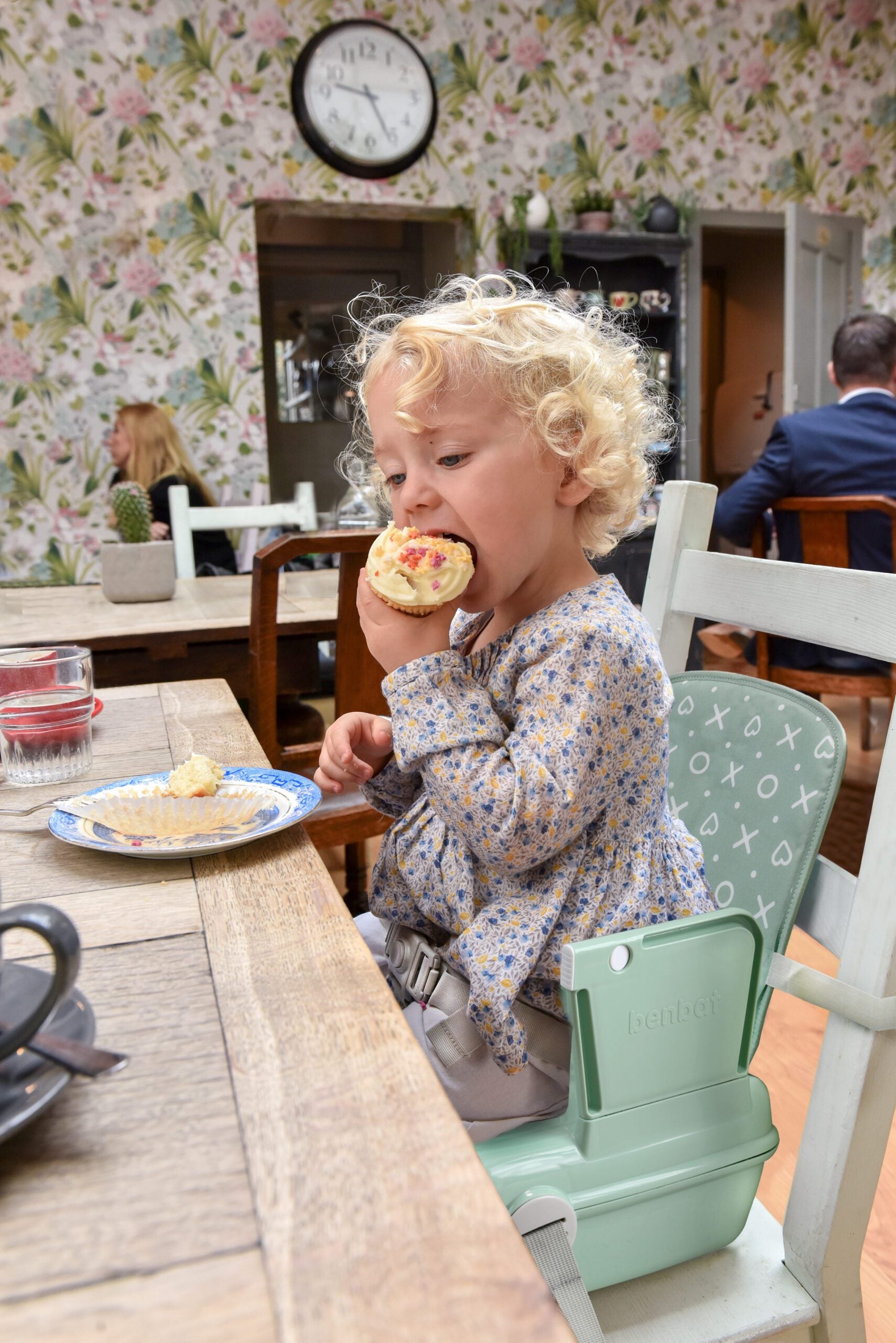 Benbat YummiGo Portable Booster+ Seat |Light Green 