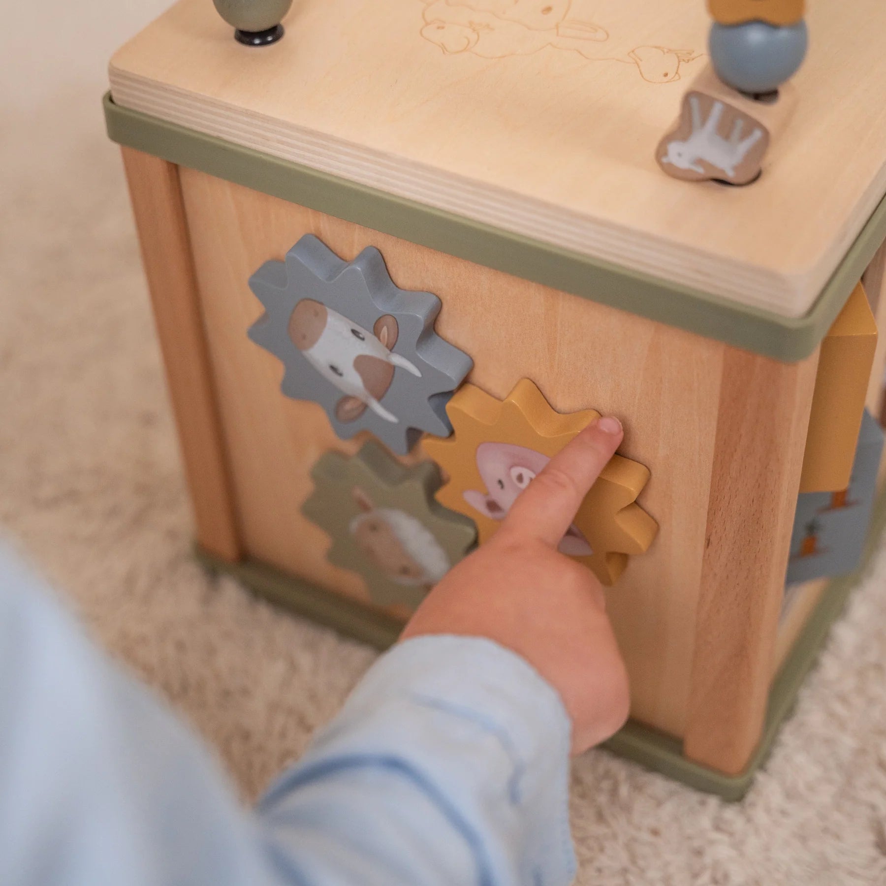 Little Dutch Little Farm Activity Cube 