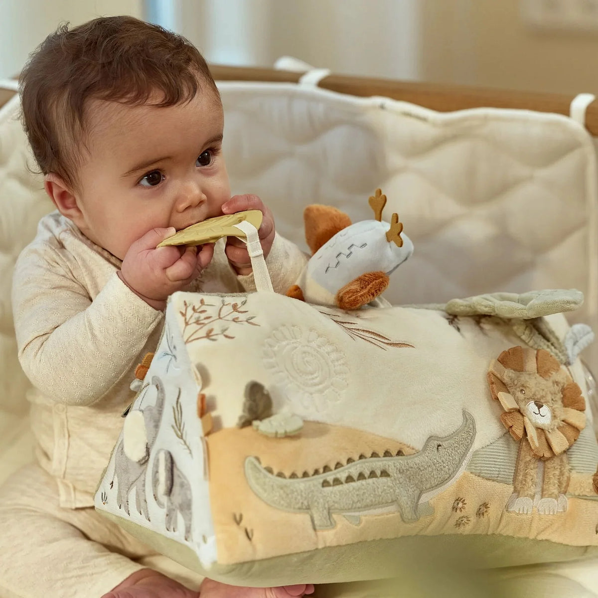 Little Dutch Activity Triangle- Safari Friends