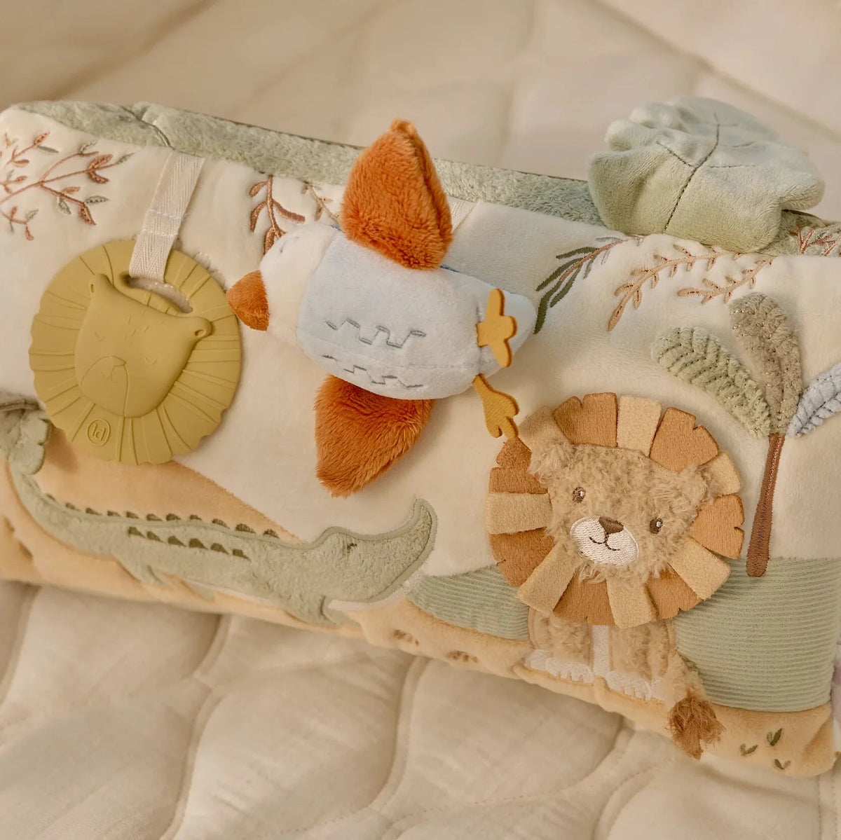Little Dutch Activity Triangle- Safari Friends