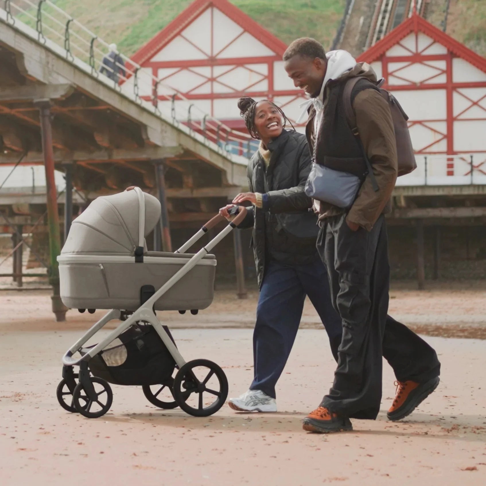 Silvercross Cove CHAMPAGNE with Carrycot | ETA Early DEC 