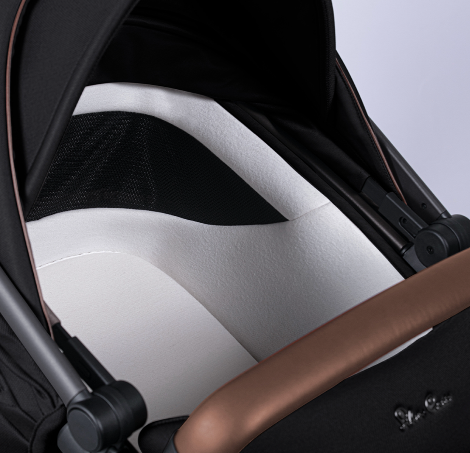 Silver Cross Wave 3 Licorice BUNDLE + Maxi Cosi Car Capsule 