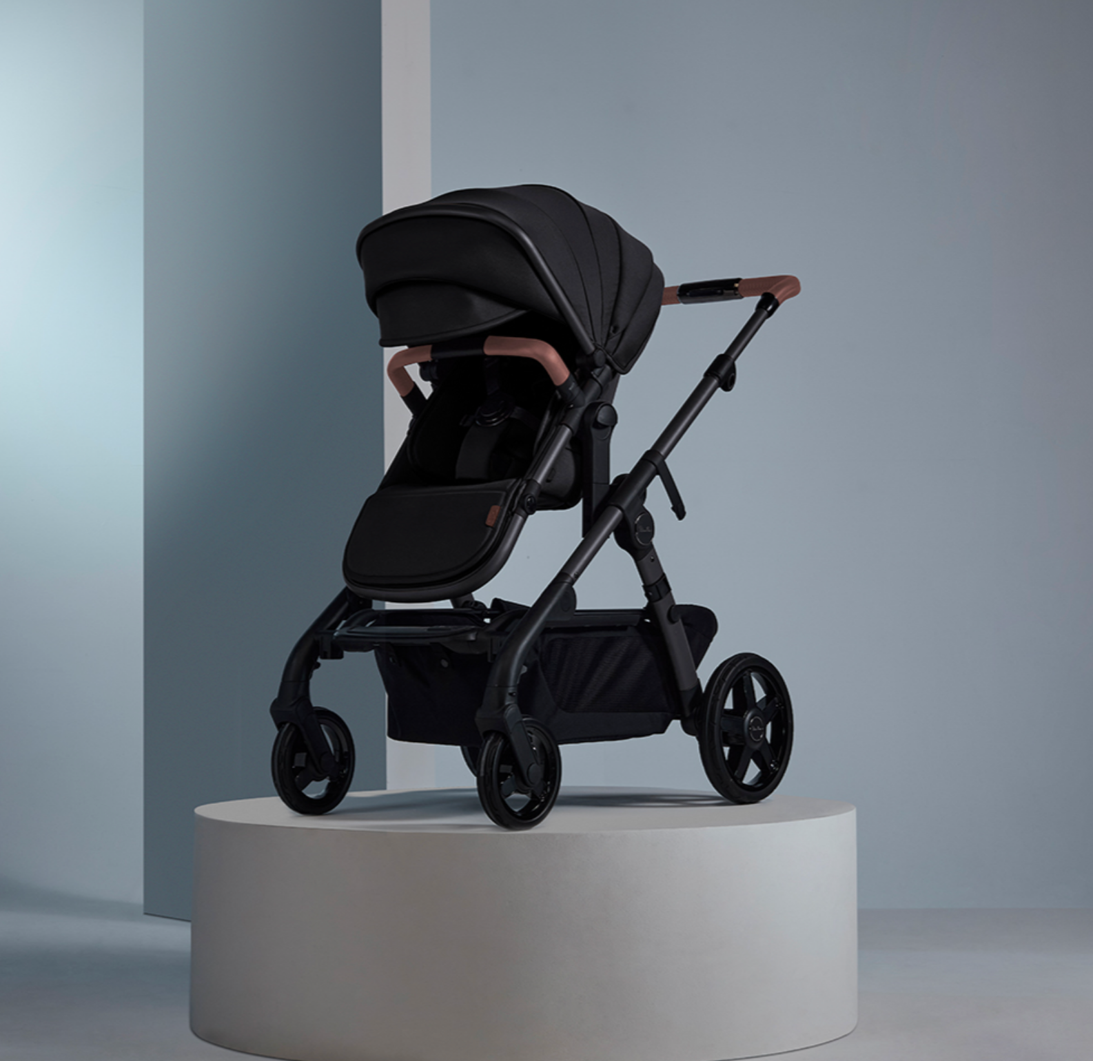 Silver Cross Wave 3 Licorice BUNDLE + Maxi Cosi Car Capsule 