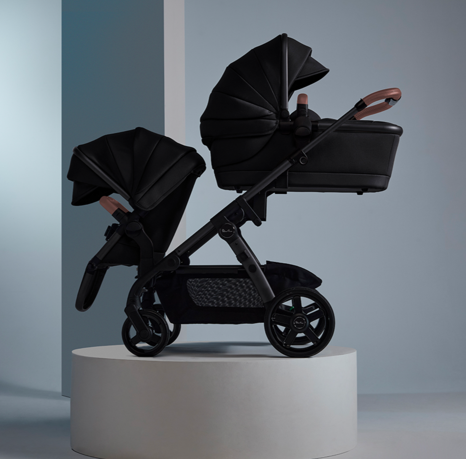 Silver Cross Wave 3 Licorice BUNDLE + Maxi Cosi Car Capsule 