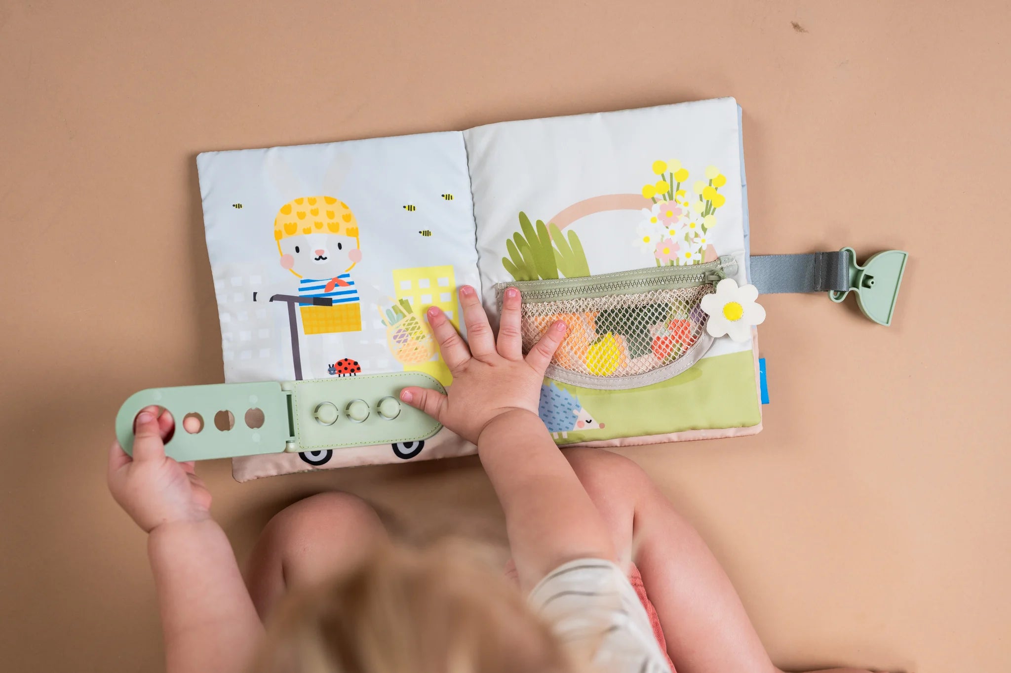 Taf Toys Quiet Busy Book 18m +